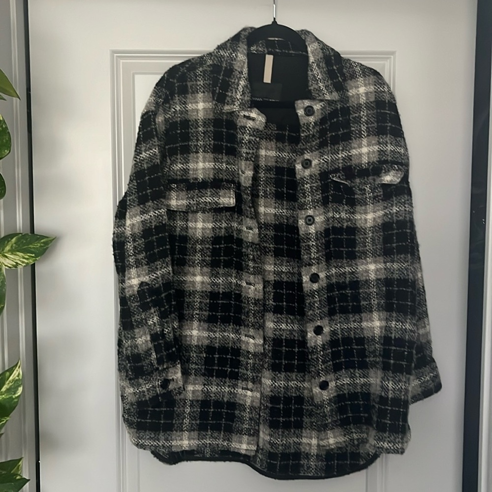 Banana Republic boucle oversized shirt, size S.